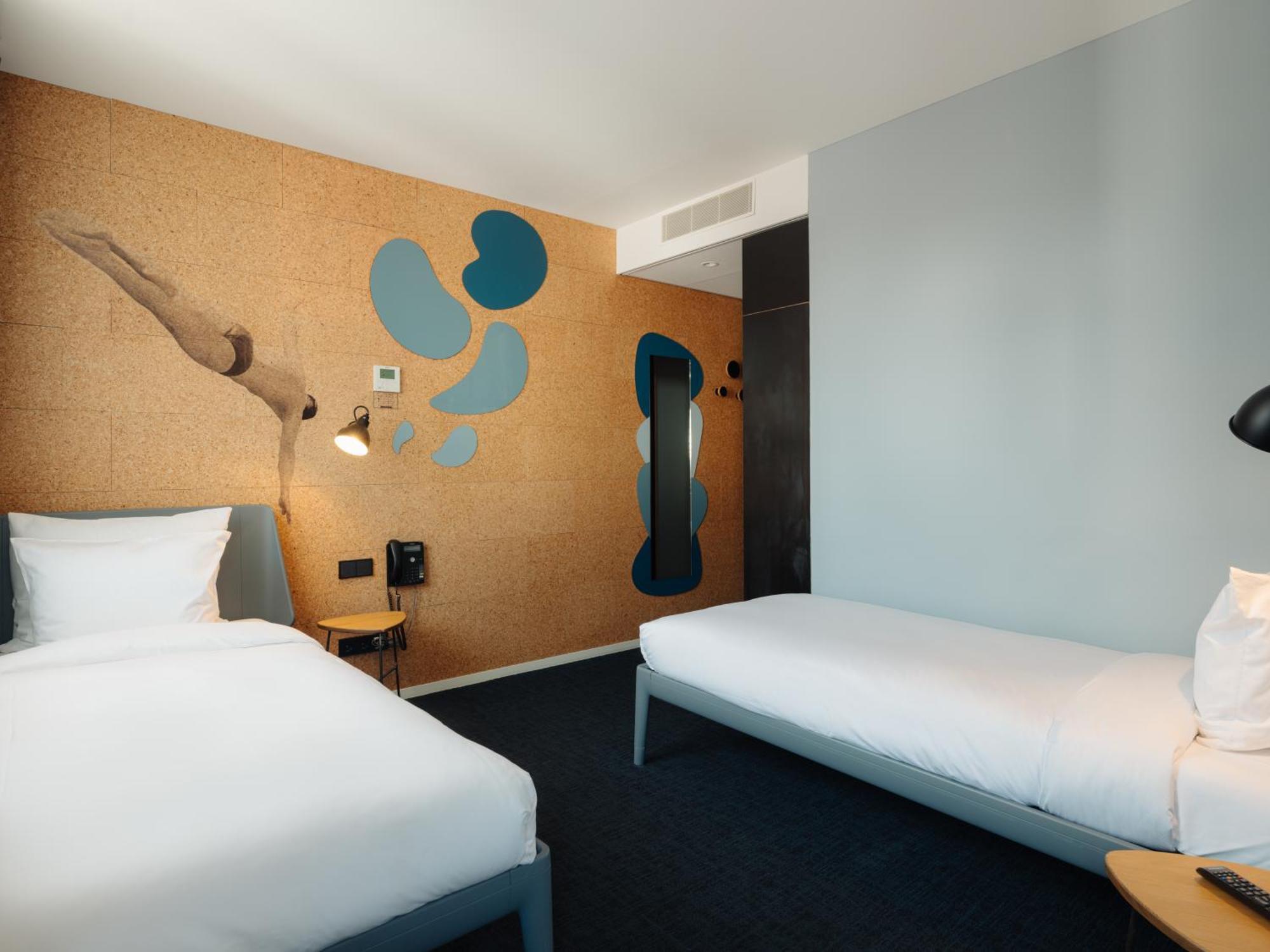 Conscious Hotel The Tire Station Amsterdam Exterior foto